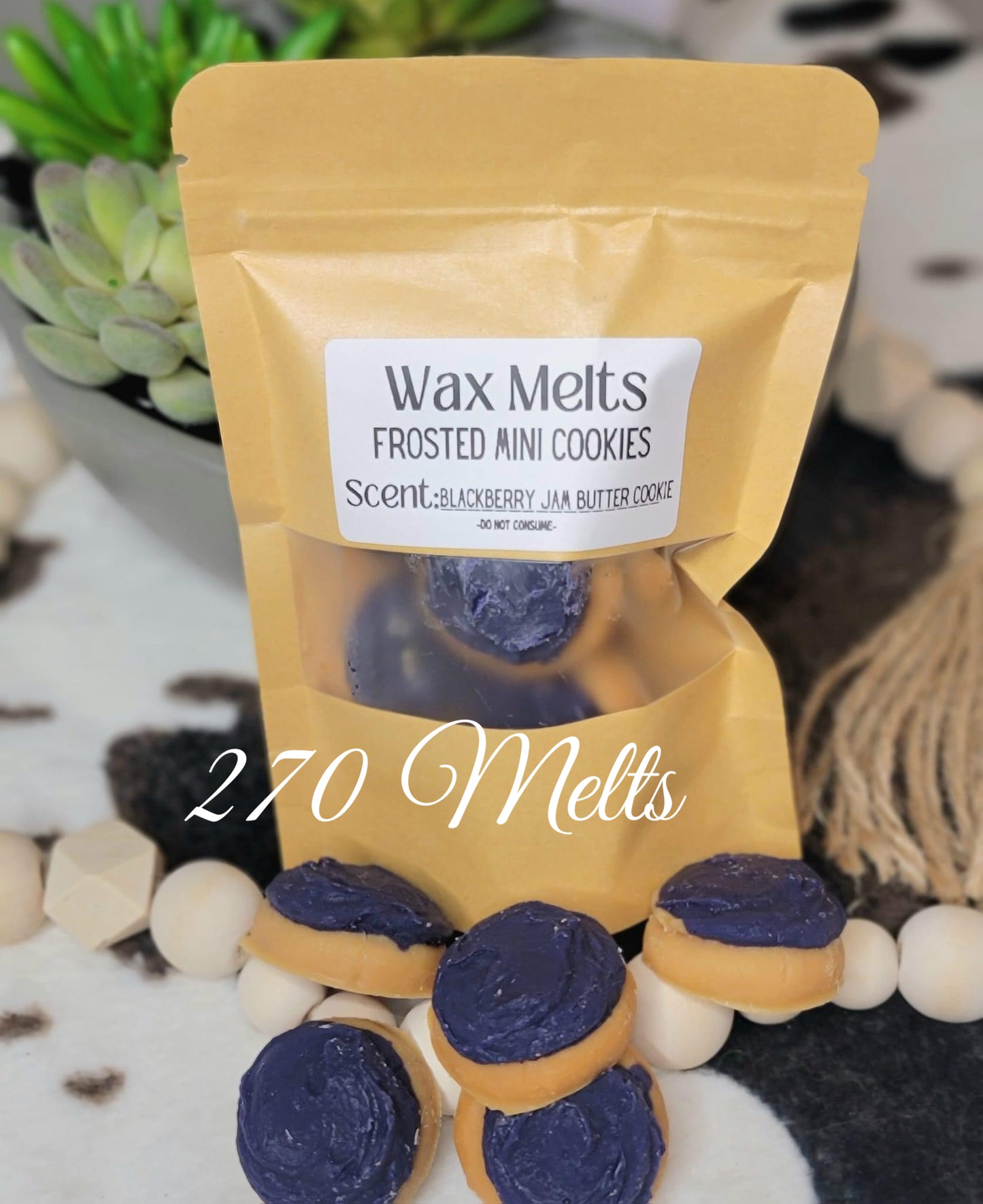 Galletas de mantequilla y mermelada de mora derretidas