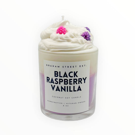 Vela de postre de vainilla y frambuesa negra