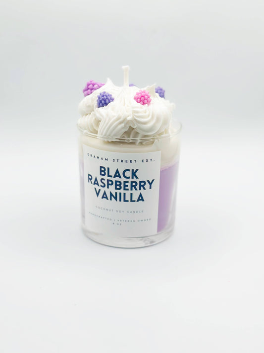 Vela de postre de vainilla y frambuesa negra