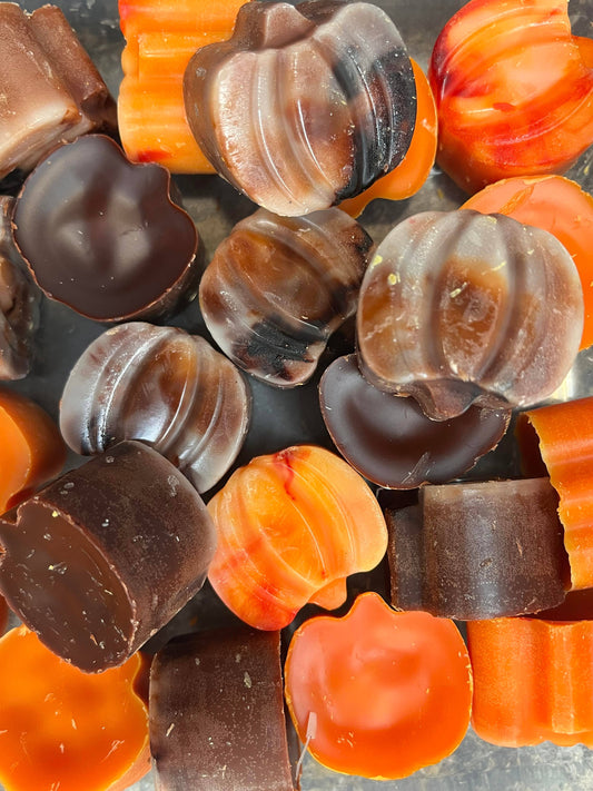 Cera derretida con crema de mantequilla y especias de calabaza: 4 oz