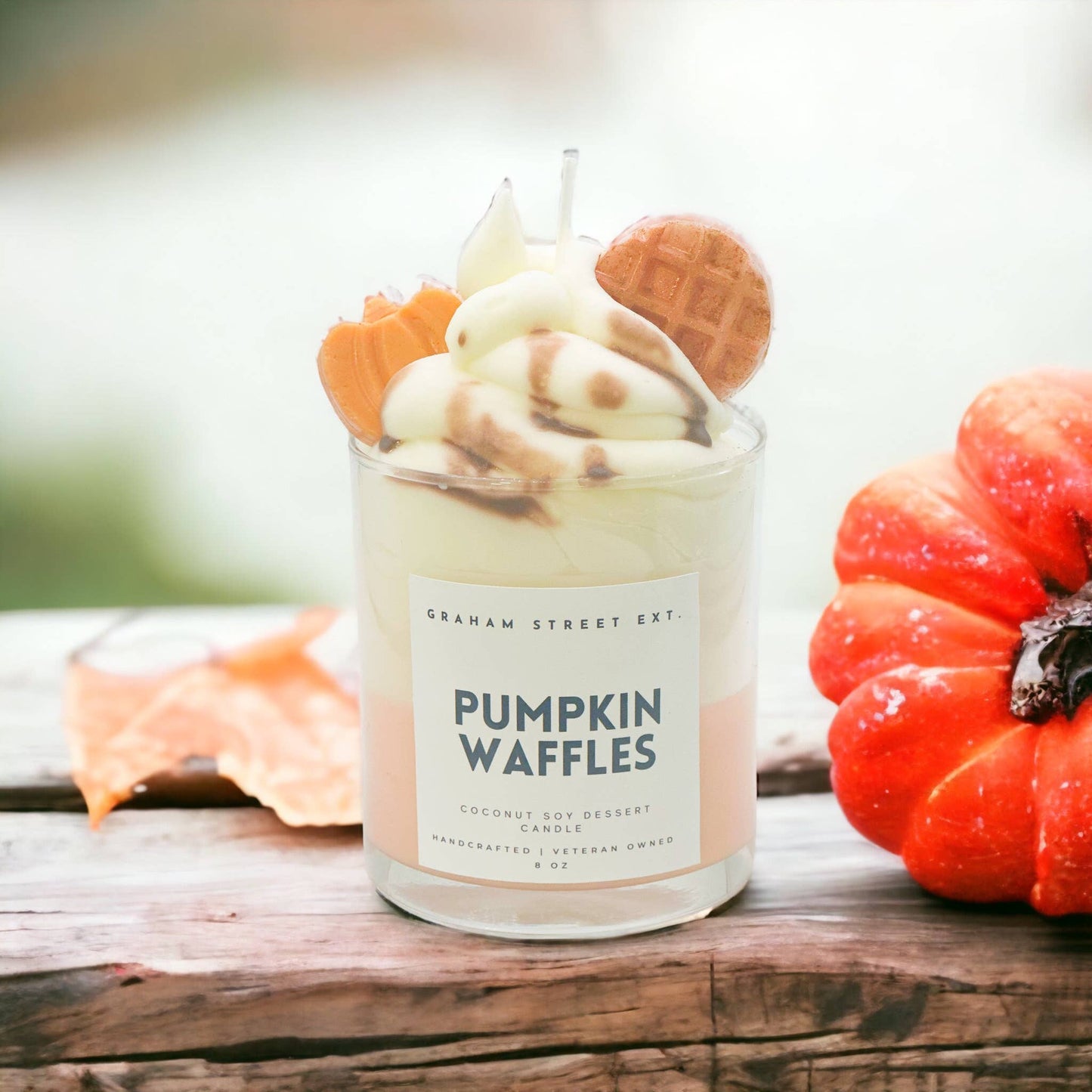 Vela de postre con forma de waffles de calabaza